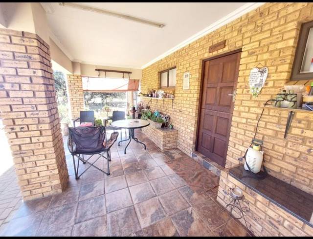 2 BEDROOM HOUSE FOR SALE IN HILLSIDE